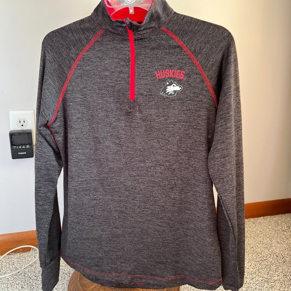 NIU Northern Illinois dry-fit 1/4 zip - medium